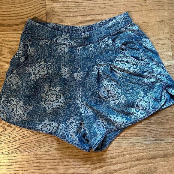 Mi Ami from francesca’s Linen Blend Shorts - Picture 1 of 8